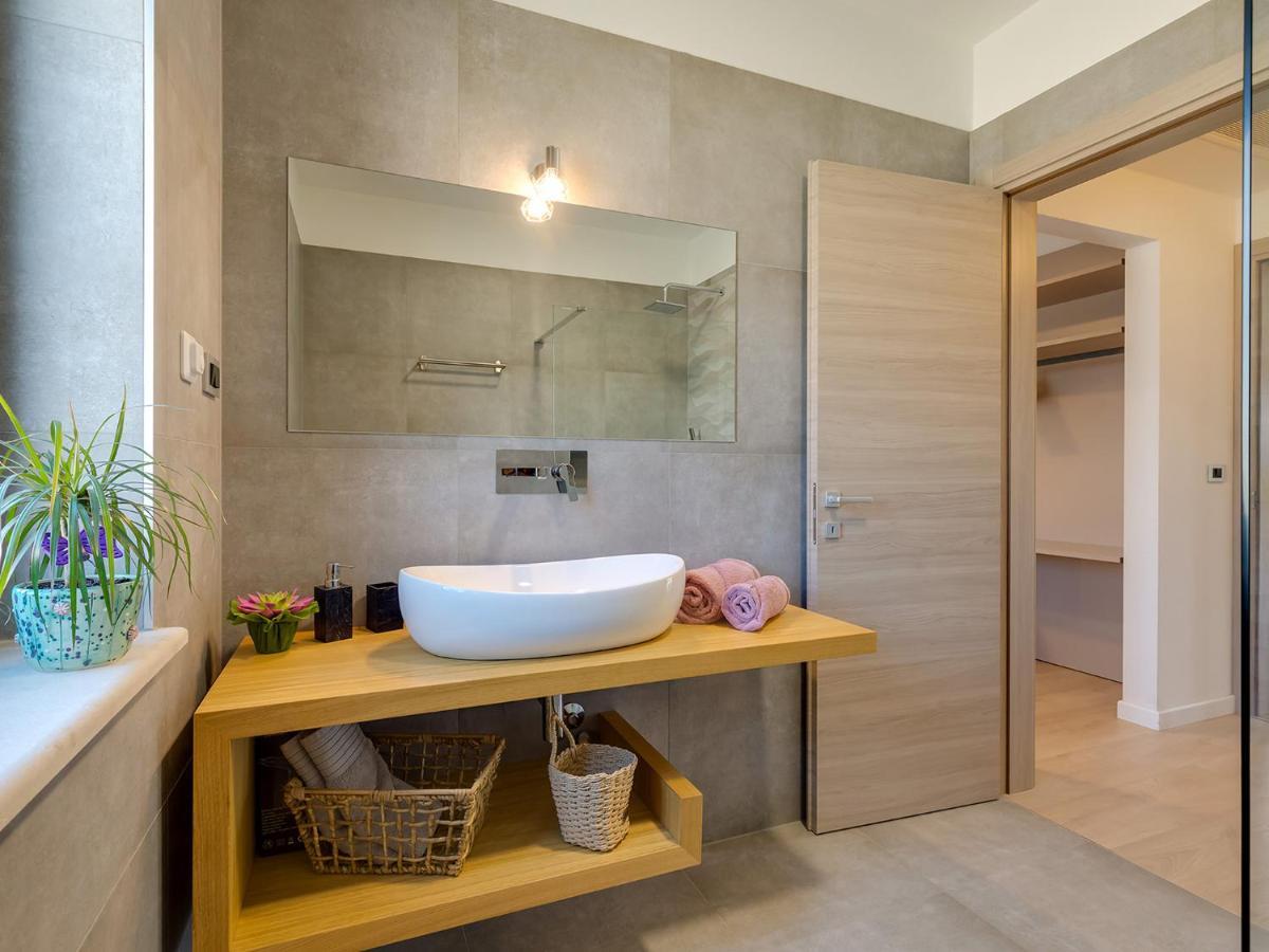 Villa Flora Vabriga Tar-Vabriga Ngoại thất bức ảnh